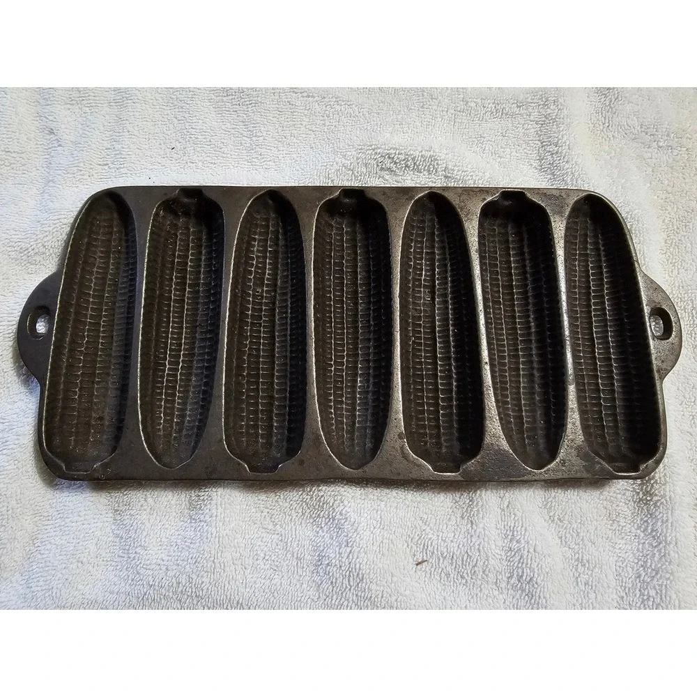 Vintage Cast Iron Cornbread Pan 7 Ear Corn Cob Mold Baking Pan